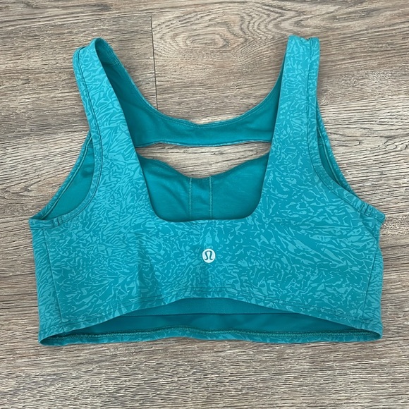 Lululemon sports bra - Picture 3 of 3
